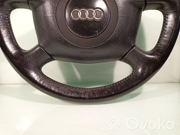 Audi A6 S6 C5 4B Ohjauspyörä 