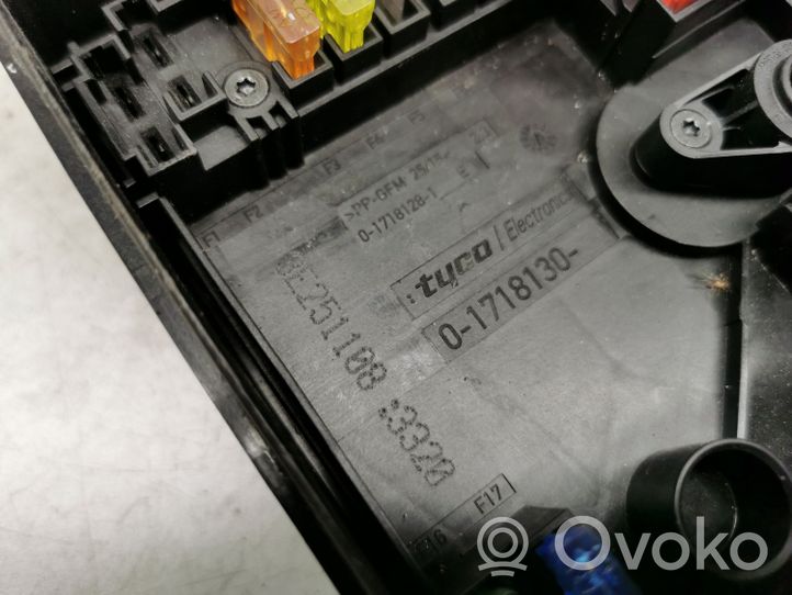 Volkswagen Golf VI Fuse module 1K0937125B