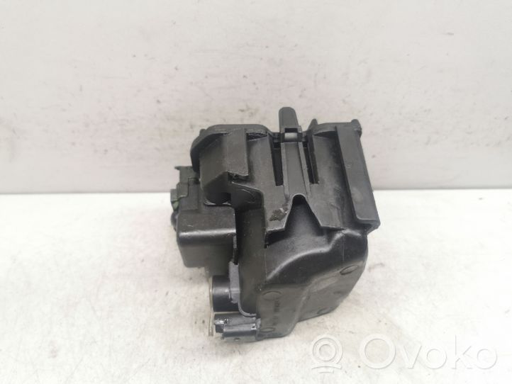 Ford Focus Boîtier de filtre à carburant 9305108C