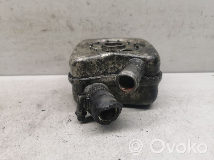 Audi A4 S4 B5 8D Supporto di montaggio del filtro dell’olio 