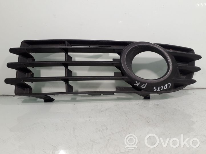 Mitsubishi Colt Grille antibrouillard avant MN105197