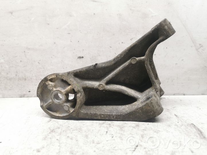 Volvo S70  V70  V70 XC Supporto di montaggio scatola del cambio 1397889