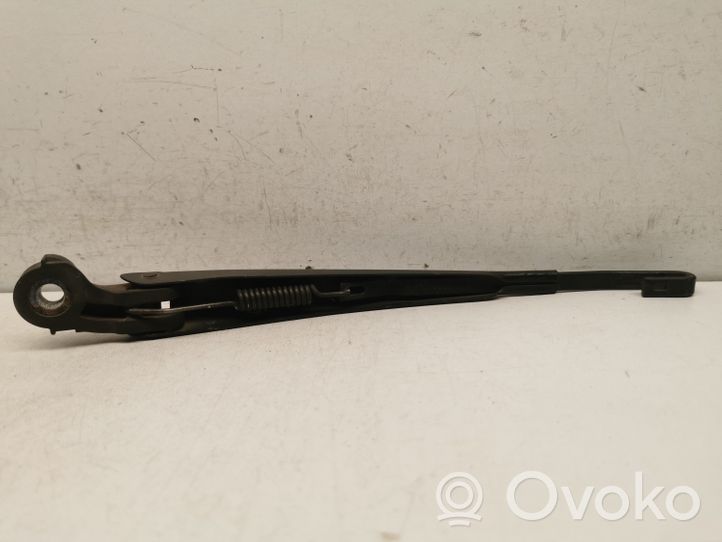 Volkswagen PASSAT B5 Ramię wycieraczki szyby tylnej 3B9955707A