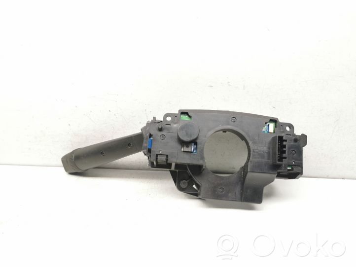 Volvo V70 Leva/interruttore dell’indicatore di direzione e tergicristallo 30739596