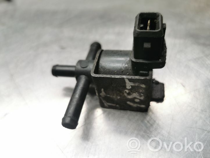 Audi TT Mk1 Turboahtimen magneettiventtiili 058906283C