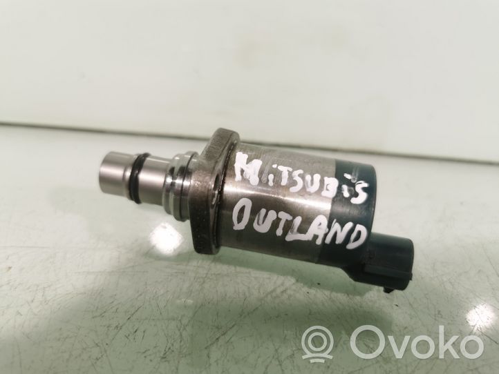 Mitsubishi Outlander Fuel pressure regulator 