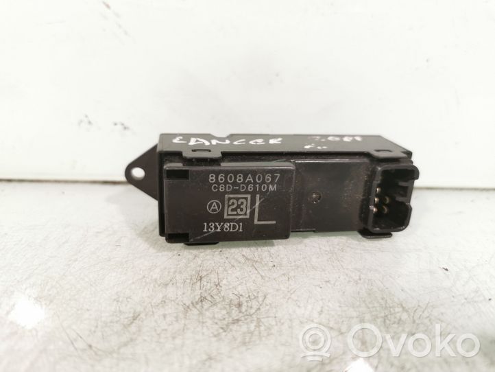 Mitsubishi Lancer X Electric window control switch 8608A067