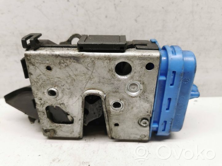 Audi A4 S4 B5 8D Cerradura de puerta trasera 4D0185A