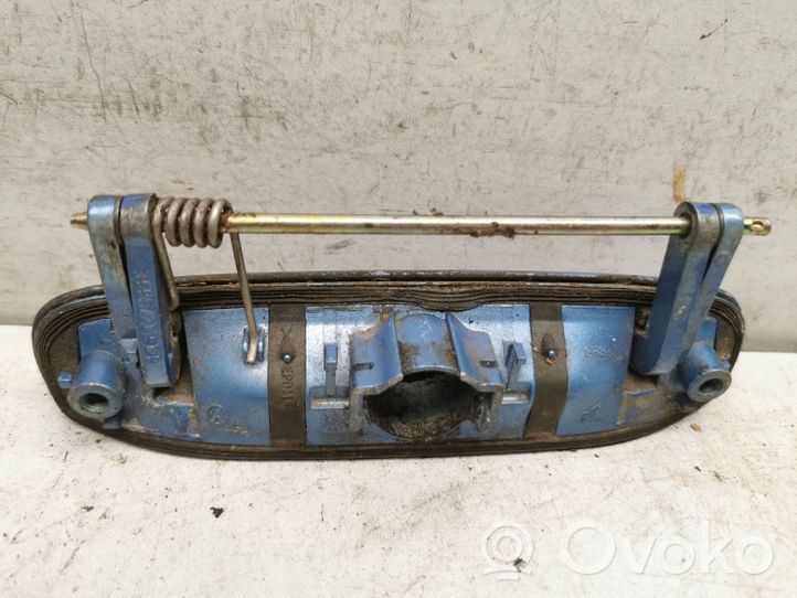 Volkswagen Polo IV 9N3 Griff Taster Öffner Heckklappe Kofferraumdeckel 6Q6827565E