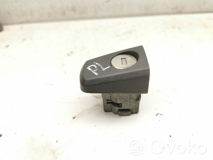 Opel Astra H Front door handle cover 