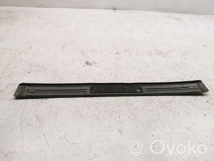 Mercedes-Benz E W210 Garniture de marche-pieds arrière A2106803435