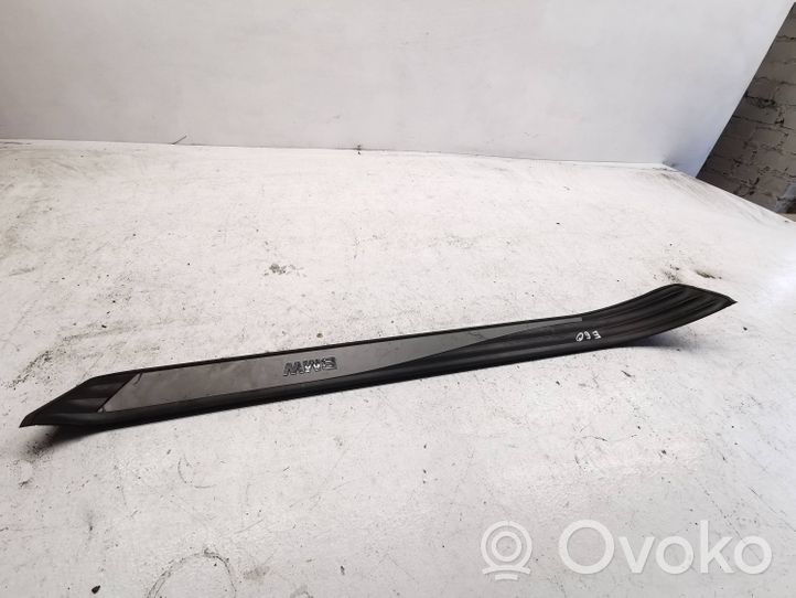 BMW 5 E60 E61 Rivestimento anteriore minigonna laterale 7034304