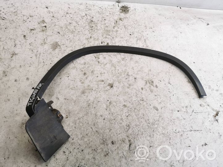 Volkswagen Tiguan Listwa tylnego błotnika 5n0854819a