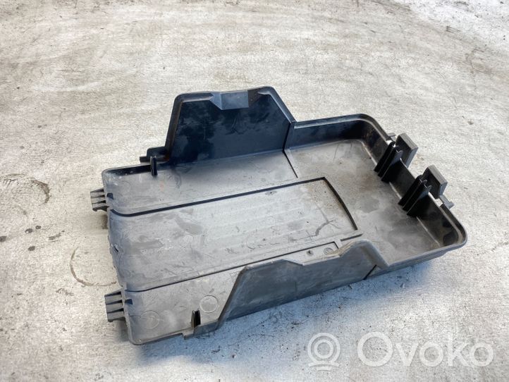 Skoda Octavia Mk2 (1Z) Coperchio/tappo della scatola vassoio della batteria 1k0915443a