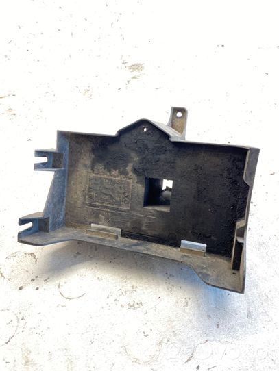 Land Rover Freelander Boîte de batterie YJ1100190