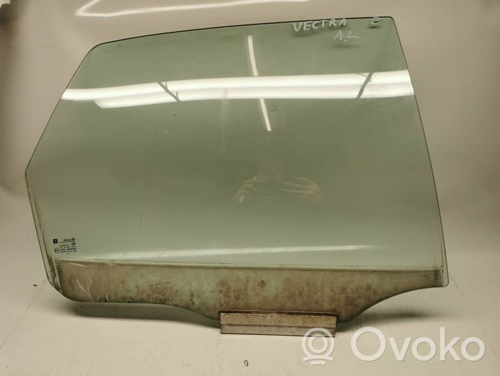 Opel Vectra B Основное стекло задних дверей 43R000981