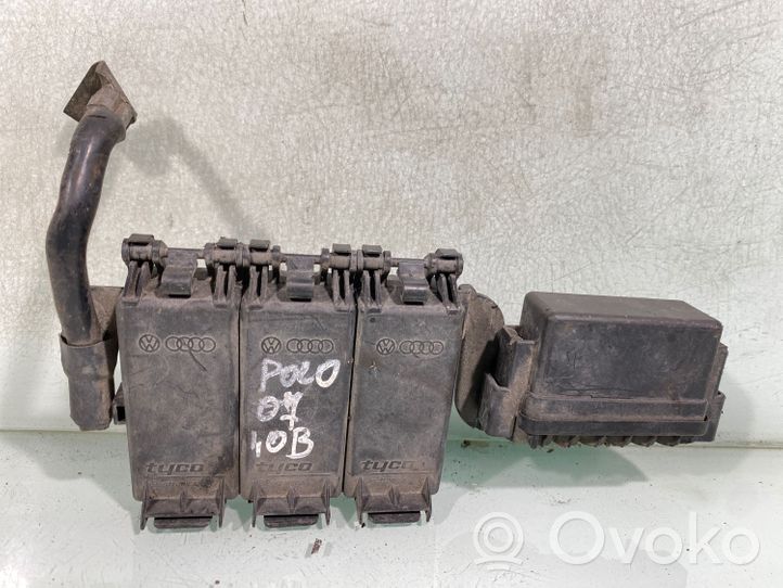 Volkswagen Polo IV 9N3 Module de fusibles 5z0937548c