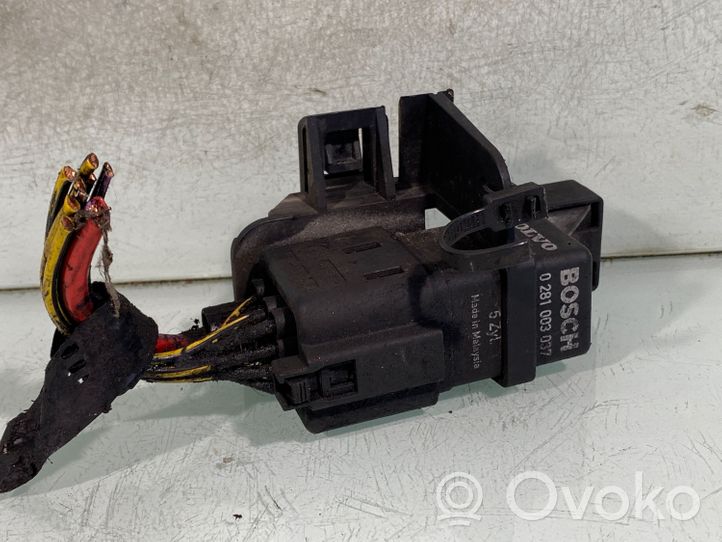 Volvo XC70 Glow plug pre-heat relay 0281003037