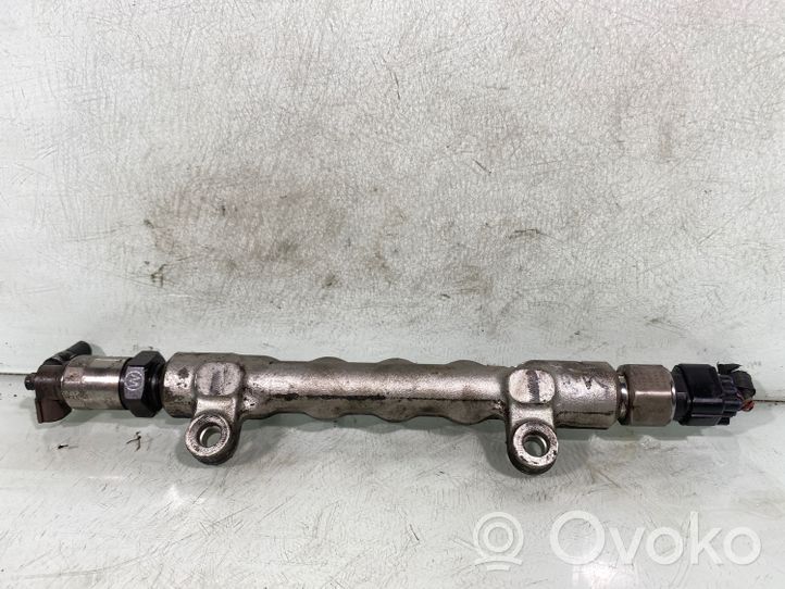 Toyota RAV 4 (XA30) Tuyau de conduite principale de carburant 894586001c