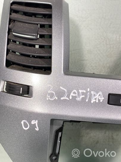 Opel Zafira B Panneau de garniture console centrale 13100106