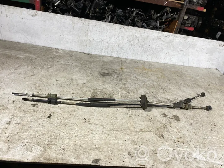 Opel Insignia A Gear shift cable linkage 55560992