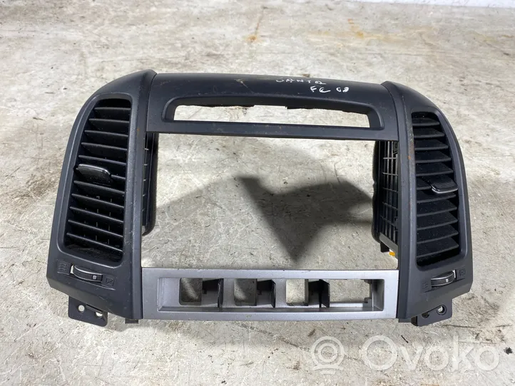 Hyundai Santa Fe Rejilla de ventilación central del panel 974202b900