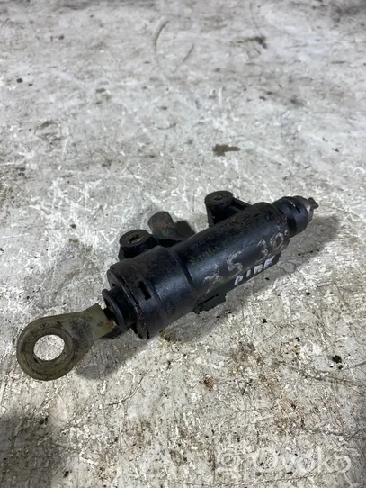 BMW X5 E53 Główny cylinder sprzęgła 21526758822