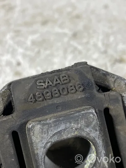 Saab 9-5 Moottorin kiinnikekorvake 4898086
