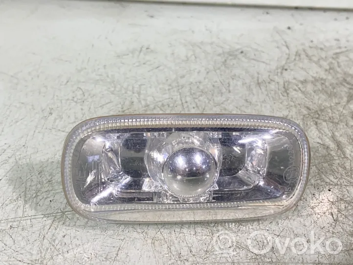 Audi A4 S4 B7 8E 8H Front fender indicator light 8e0949127