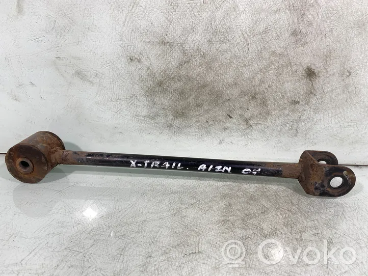 Nissan X-Trail T30 Triangle bras de suspension supérieur arrière 5504560y00