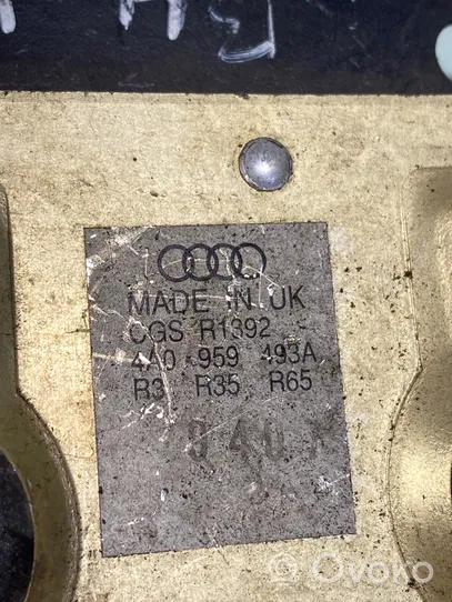 Audi 80 90 S2 B4 Jäähdytyspuhaltimen rele 4a0959493a