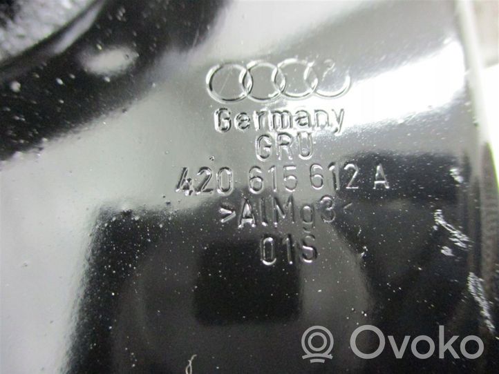 Audi RS6 C5 Fusée d'essieu de moyeu de la roue avant 4B0615312A