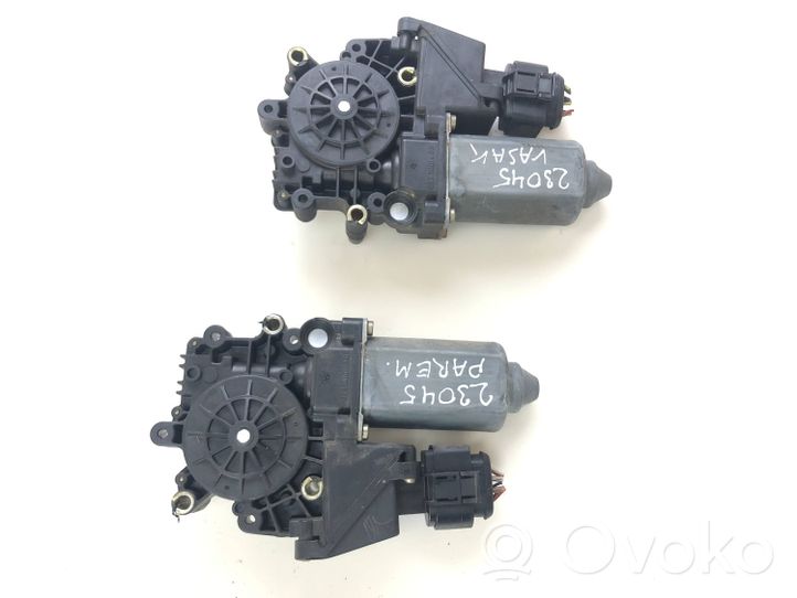 Audi A4 S4 B5 8D Moteur de lève-vitre de porte avant 8D0959802B