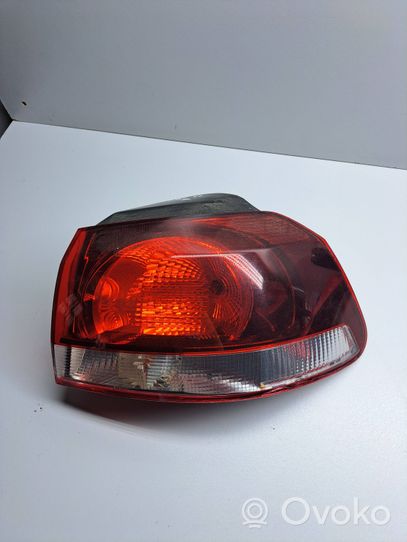 Volkswagen Golf VI Lampa tylna 254802R1