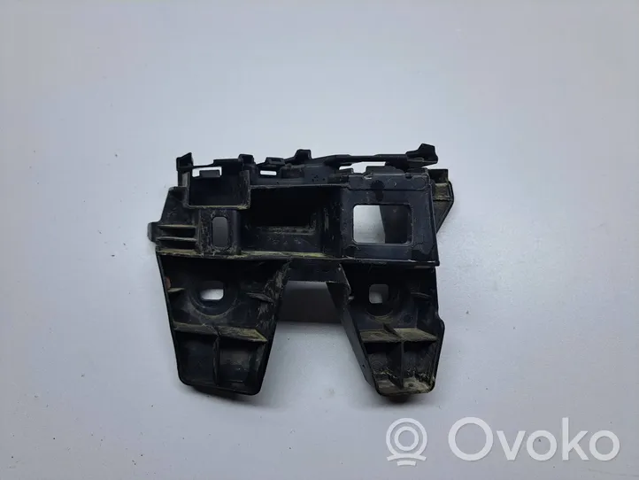 Volkswagen PASSAT B8 Soporte de montaje del parachoques trasero 3G9807483A