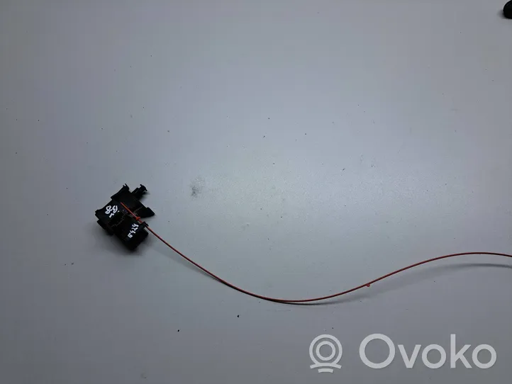 Audi A4 S4 B8 8K Motorino del tappo del serbatoio del carburante 8K0862153B