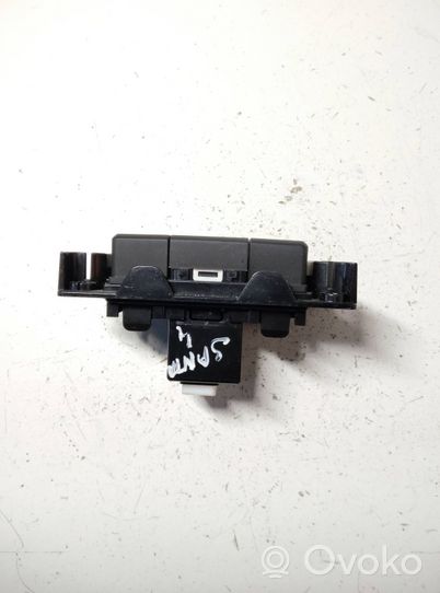 Hyundai Santa Fe USB socket connector 202008220