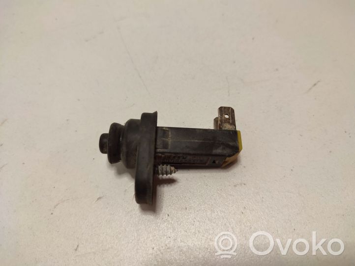 Audi A4 S4 B5 8D Haut parleur de porte arrière 8D0947561B