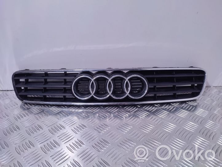 Audi A3 S3 8L Etusäleikkö 8L0807683