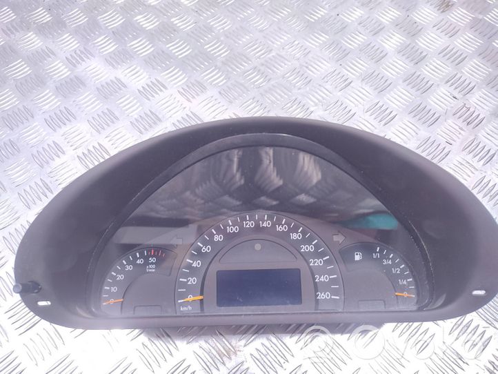 Mercedes-Benz C W203 Compteur de vitesse tableau de bord a2035403911