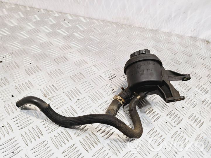 Mercedes-Benz C W203 Power steering fluid tank/reservoir a2034600083