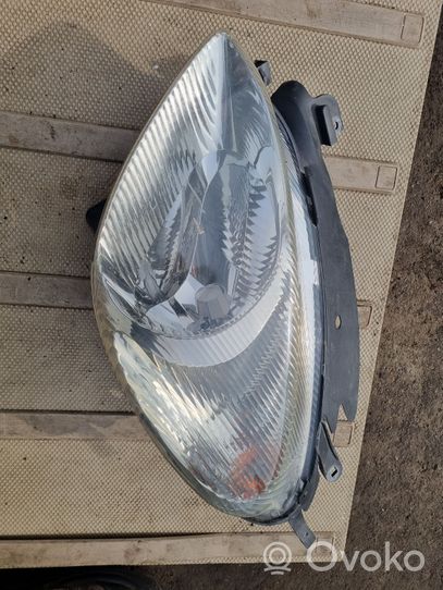 Citroen Xsara Picasso Lampa przednia 9631495180