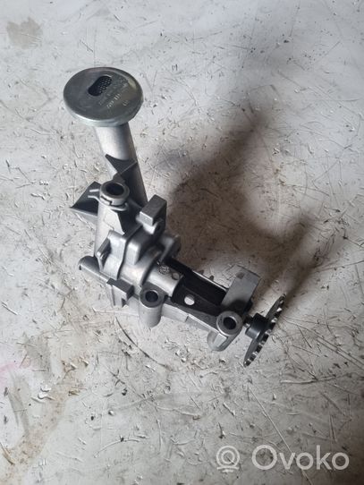 Renault Trafic II (X83) Oil pump 7700100894G