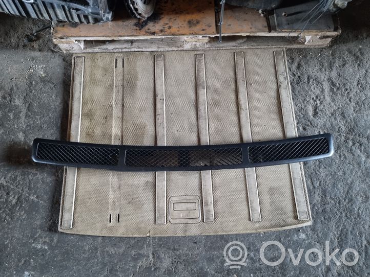 Volkswagen II LT Bonnet/hood grill 2D1819044