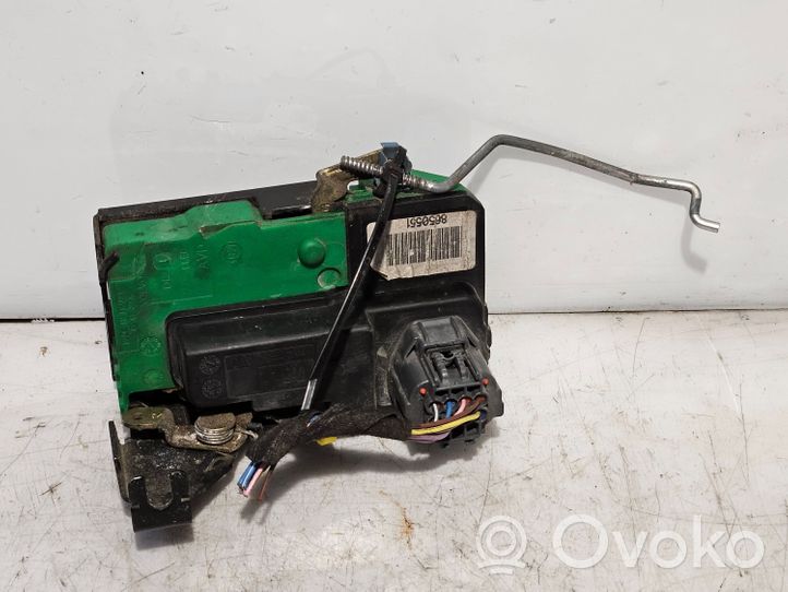 Volvo S80 Front door lock 8650551