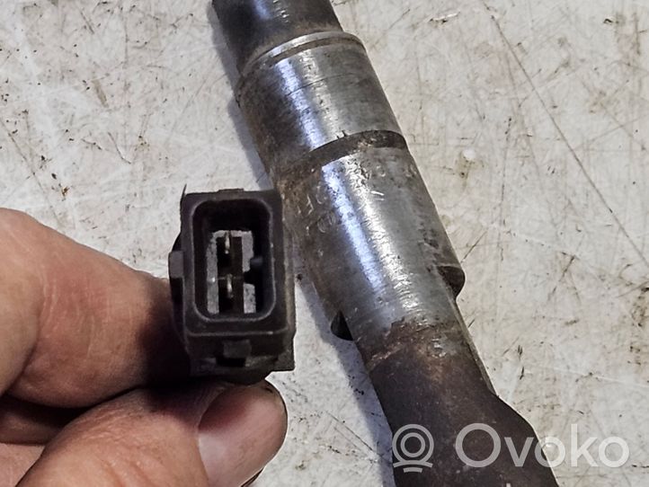 Volkswagen PASSAT B5 Fuel injector 028130201S