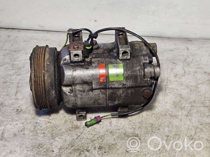 Volkswagen PASSAT B5 Ilmastointilaitteen kompressorin pumppu (A/C) 8D0260805