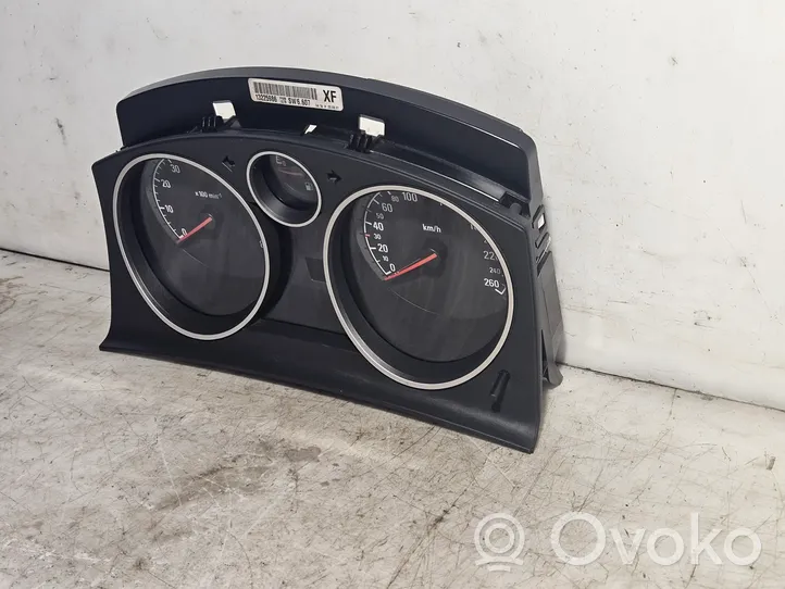 Opel Astra H Speedometer (instrument cluster) 13225986