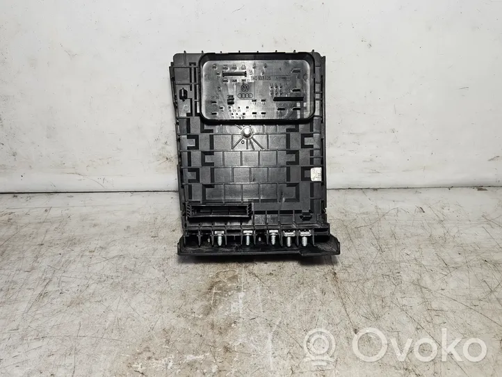 Volkswagen Touran II Module de fusibles 1K0937125