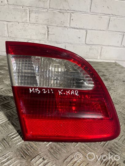 Mercedes-Benz E W212 Lampy tylnej klapy bagażnika A2118201364